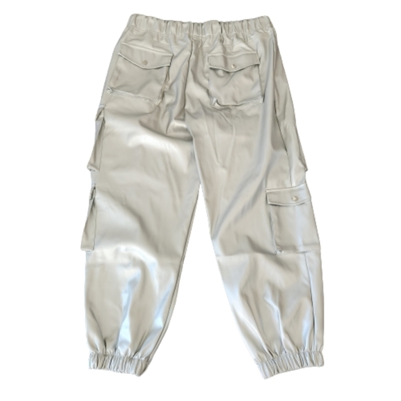 BUTTER SOFT ☆ SILVERì METALLIC ☆ FAUX LEATHER CARGO PANTS ☆ 2x ☆ NWT - Picture 7 of 11